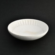 画像1: 粉引(太しのぎ) 5.5浅鉢　 藤山窯 (1)